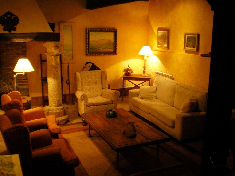 Posada De La Triste Condesa Аренас-де-Сан-Педро Экстерьер фото